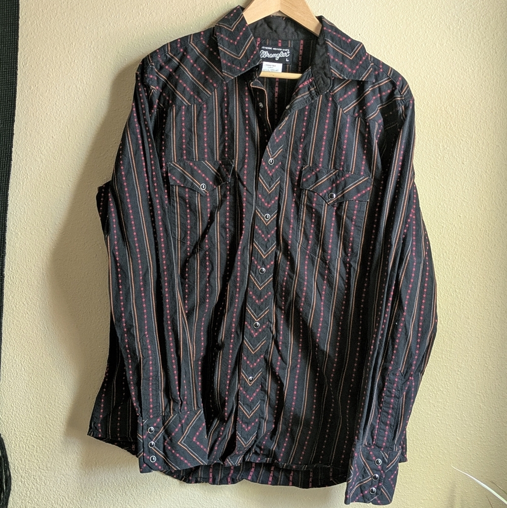 Wrangler Western Style Button-up Size Large